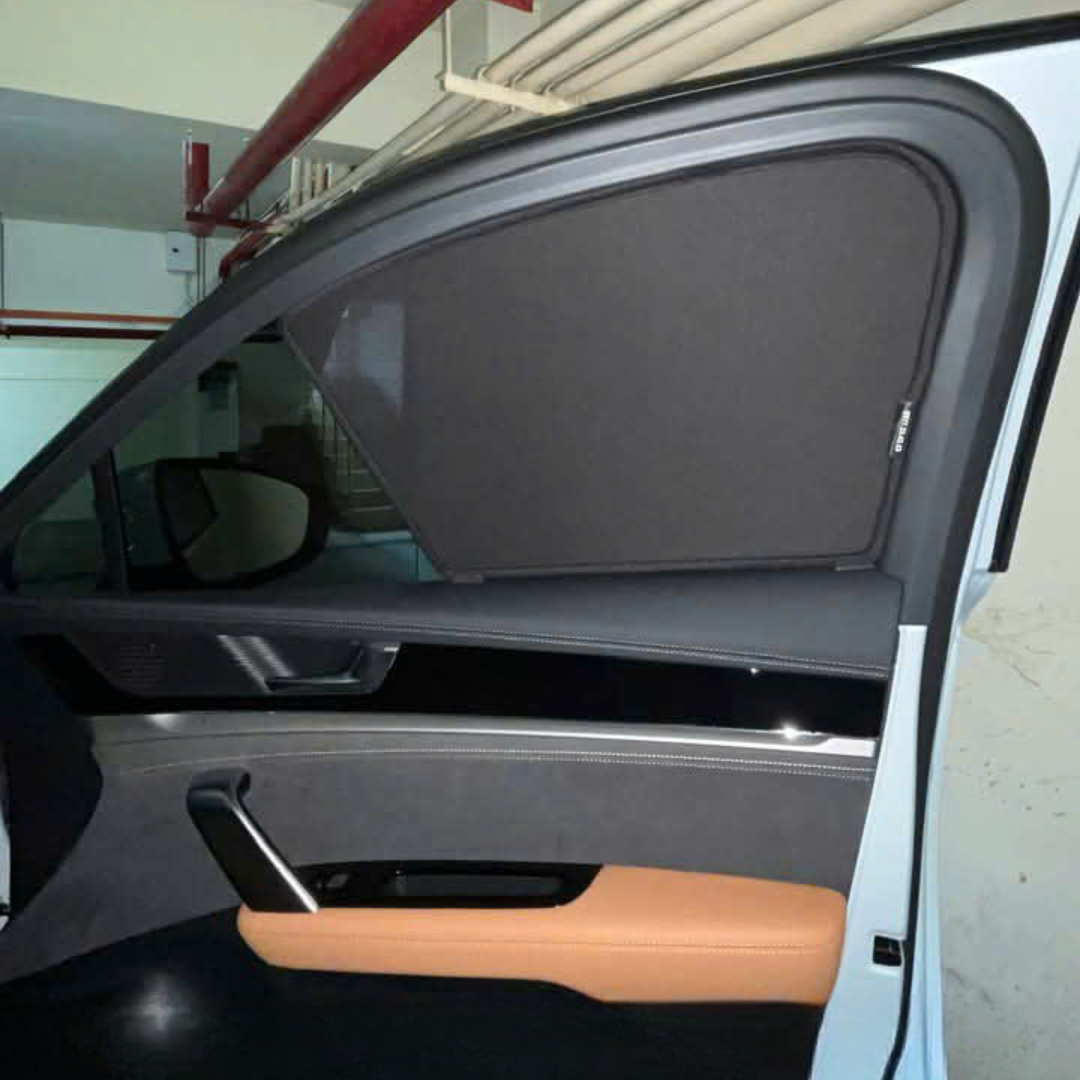 Four panes, two cabins: a BYD three-row read against a D-MAX dual cab